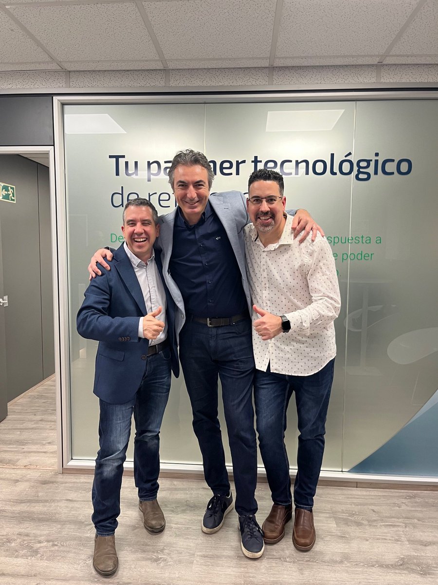 🎬 Así fue la grabación del caso de éxito de <a href="/ContecNow/">ContecNow</a>. Esta semana hemos estado de rodaje con Marco Gay, Jordi Pera y David Solé charlando sobre la solución de #datacenter que diseñamos en función a sus necesidades tecnológicas. Lo podréis leer pronto en nuestra web 👀
Gracias!