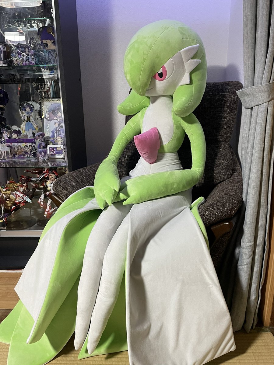 やっと居場所を作ってあげれた ウチの等身大サーナイトと等身大グレイシア