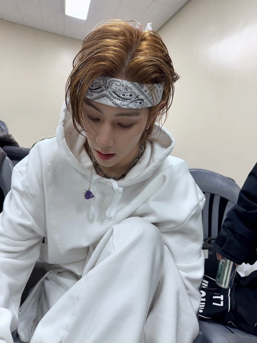 withyoumarktuan's tweet photo. 250211 @DNAmngmnt shares new photos and videos of Mark on shhh 🤫 broadcast channel 

#MarkTuan #Mark #段宜恩 #마크 @marktuan https://t.co/GtjtAL2vY5