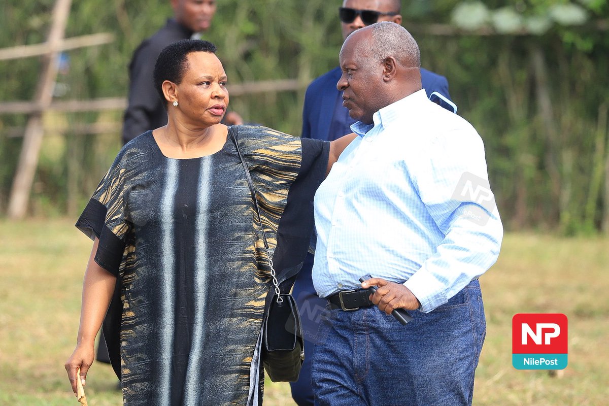 📸 Isano Francis (@francis_isano) on Twitter photo Managing Director of Luwero Industries, Maj. Gen. Sabiiti Muzeyi, <a href="/URA_CG/">John R. Musinguzi</a> John Musinguzi, PS Ministry of ICT Dr. <a href="/azawedde/">Aminah Zawedde</a>, among others, are in Kashari, Mbarara District, for the burial of Rev. Eliasaph Serwadda, the father of Col. <a href="/edthnaka/">Col Edith Nakalema</a>. Managing Director of Luwero Industries, Maj. Gen. Sabiiti Muzeyi, <a href="/URA_CG/">John R. Musinguzi</a> John Musinguzi, PS Ministry of ICT Dr. <a href="/azawedde/">Aminah Zawedde</a>, among others, are in Kashari, Mbarara District, for the burial of Rev. Eliasaph Serwadda, the father of Col. <a href="/edthnaka/">Col Edith Nakalema</a>.