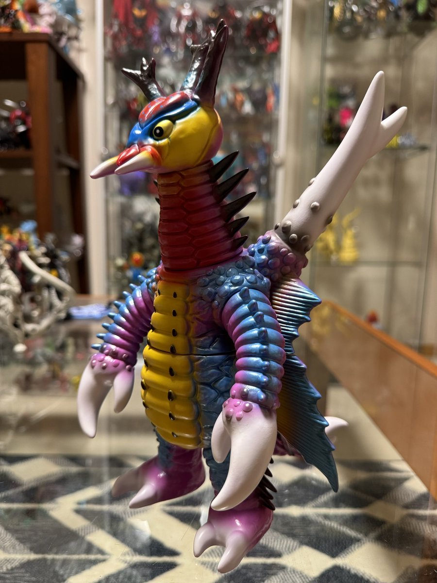 assy_ultra's tweet photo. MATシリーズ　アリブンタ！

大好きな超獣の抽選当選！

細かい造形もカラフルな彩色も最高。

原作とは違い黒目あるけどこれはこれでカワイイか。

#medicomtoy #アリブンタ https://t.co/ZrUMOxoSF3