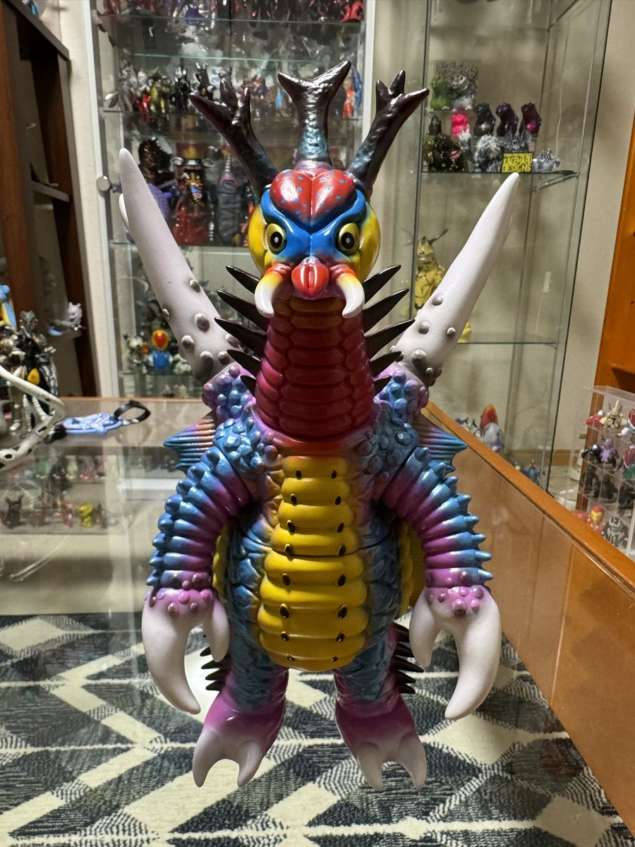 assy_ultra's tweet photo. MATシリーズ　アリブンタ！

大好きな超獣の抽選当選！

細かい造形もカラフルな彩色も最高。

原作とは違い黒目あるけどこれはこれでカワイイか。

#medicomtoy #アリブンタ https://t.co/ZrUMOxoSF3