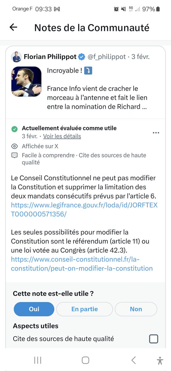 Au sujet d'une éventuelle modification des deux mandats consécutifs. 
Soit : Macron démissionne en cours de mandat et le conseil constitutionnel statue sur le fait qu'il n'y ait pas deux mandats consécutifs. 
Soit : L'allongement à trois mandat consécutif est l'objet du fameux