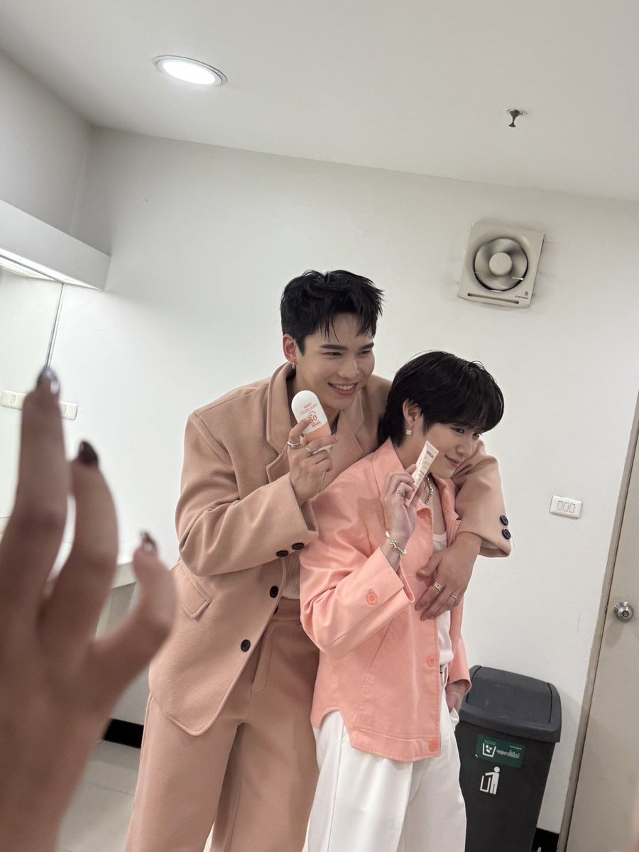 วาเลนไทน์นี้หวานเกินไปป่าวคะ 🩷🩷 
#มิลเล่งานผิวนิวเจน 🇰🇷
#MilleSkinofNewGen 🇰🇷
#Millebeaute