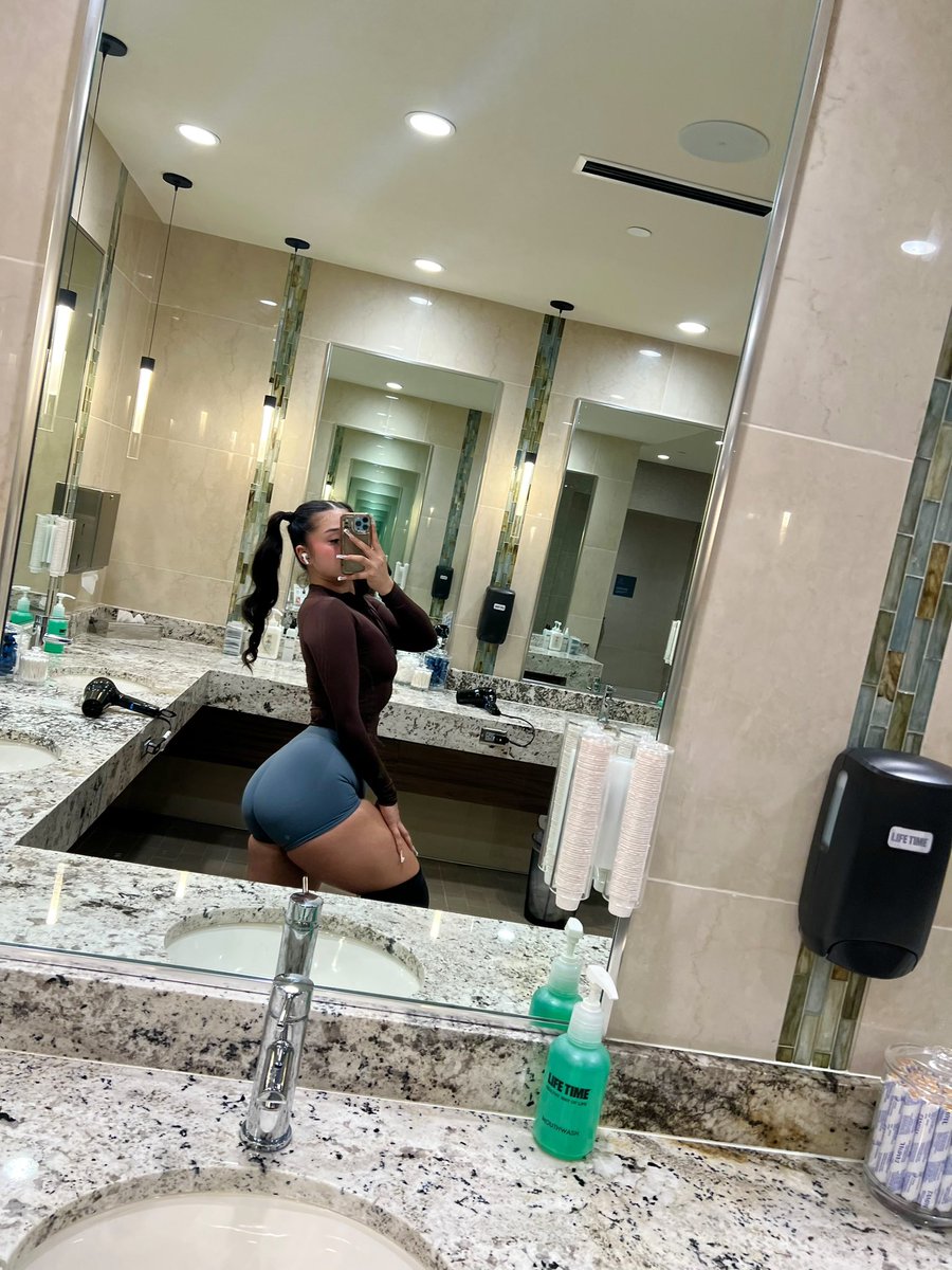 Hazeldancer2001's tweet photo. tns lift for y’all , hopefully my content doesn’t get stolen by THE FAKE ACCOUNT PRETENDING TO BE ME @hazelgyms https://t.co/Xtz483uA7L