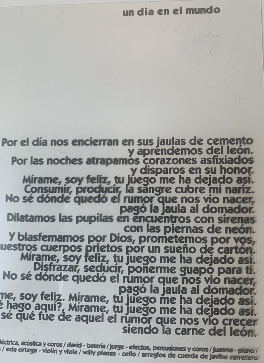 NosgustaVM's tweet photo. Hoy cumple 17 años 'Un día el mundo', el disco que cambió sus vidas pero también las nuestras💜
@vetustamorla https://t.co/WQCYkcSipD