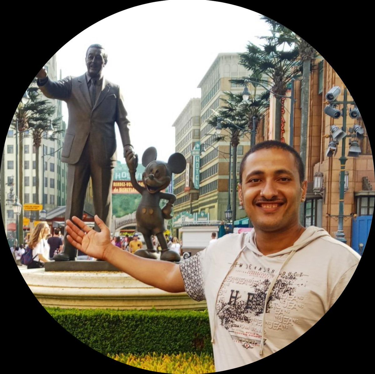 تُوفي أحمد باعلوي، أحد موظفي برنامج الغذاء العالمي، يوم أمس في إحدى معتقلات الحوثي بصعدة، وكان من بين المعتقلين في 23 يناير الماضي.

Ahmed Ba'alawi, a <a href="/WFPYemen/">WFP Yemen</a> employee who was detained by the Houthis in Saada Gov on January 23, died yesterday while in detention.