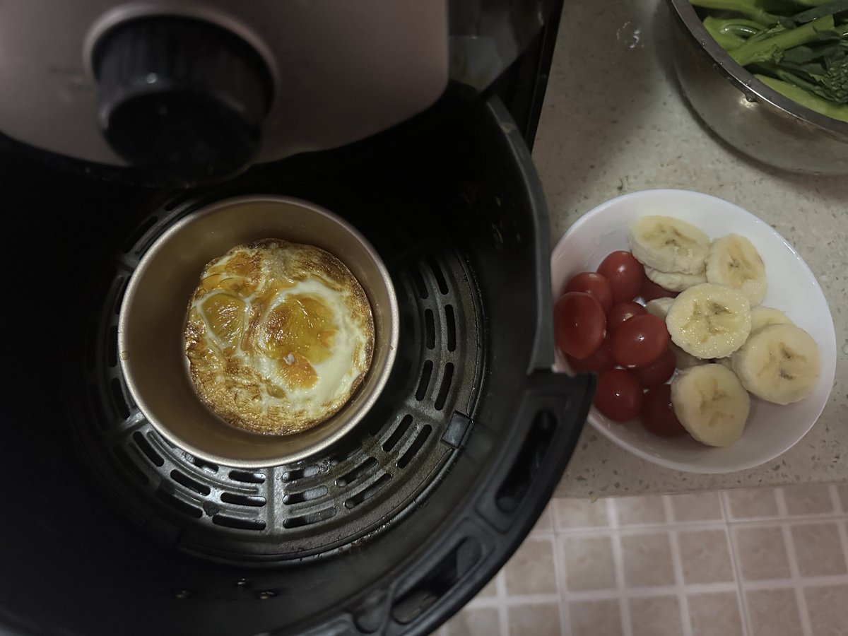 空气炸锅配这种小碗 就可以不加油煎鸡蛋！
