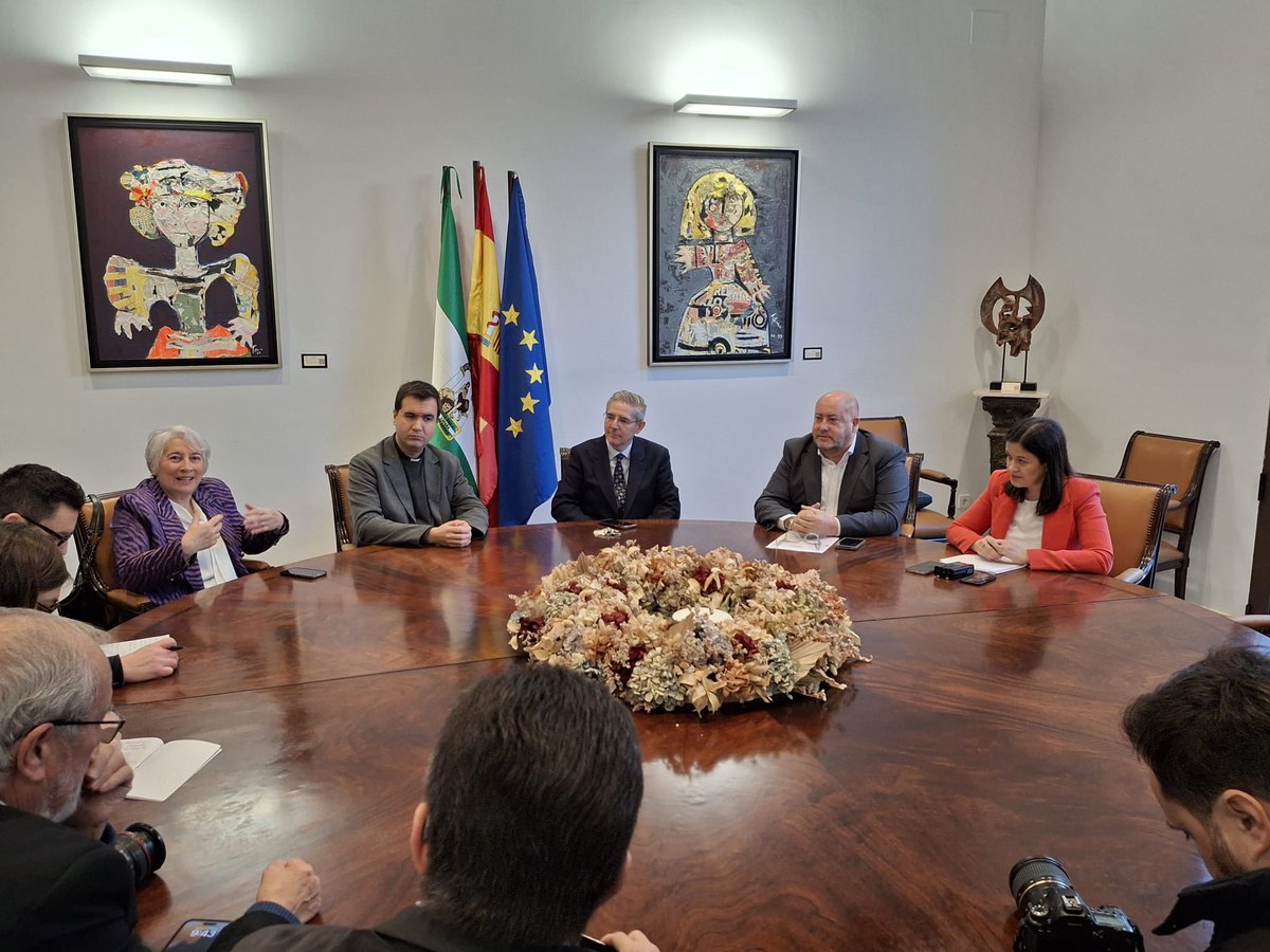 fcjecom's tweet photo. Estamos en Córdoba, en las IV Jornadas religiosas "Espíritu de Córdoba" centradas en el respeto y cuidado de la vida humana. #Ferede @diocesiscordoba @PCongresosCord https://t.co/ZD6UvLueu1