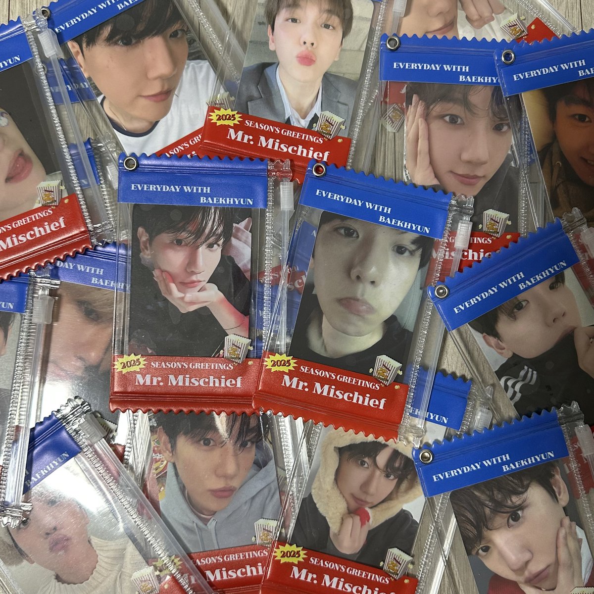 B_land56's tweet image. 💙 #RT 이벤트 💛

2025 백현 시그 너무 예뻐서 .. 이번년도에 쓰려구 만들어봤어요!!

rt하신분들 중에 2명 뽑아서 보내드릴게영 (택배비 부담 가능하신분만..!!)💗