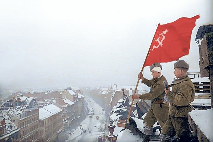 pycpim's tweet photo. 80 years ago, on February 13, 1945, the Communist Red Army troops of the 2nd Ukrainian Front, with assistance from the 3rd Ukrainian Front, liberated Budapest from Nazi invaders after a one-and-a-half-month siege and stubborn battles. #RedArmy #CPIM https://t.co/NA3qX0erjz