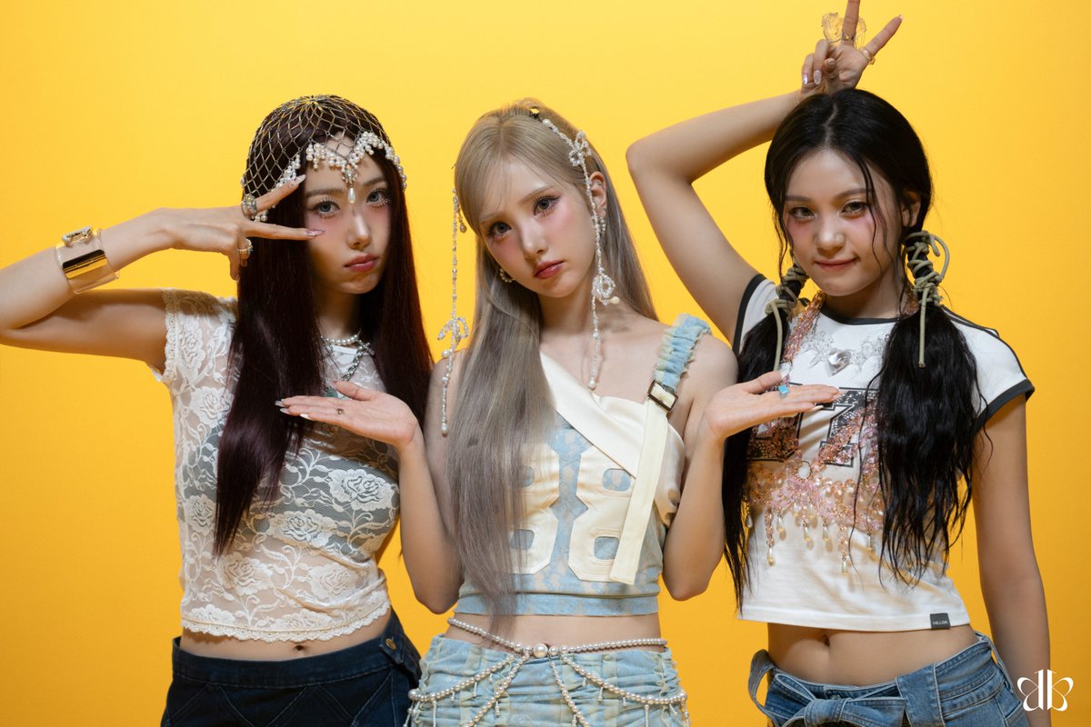 비비지 VIVIZ  NAV 1期　ウナ 비비지 VIVIZ NAV 1期 ウナ VIVIZ The 1st Album 'A Montage of