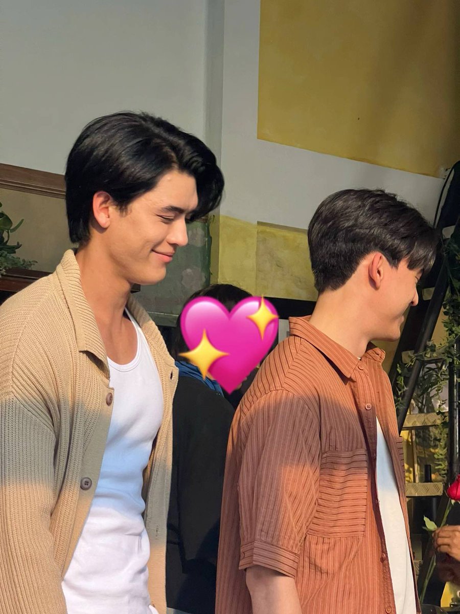 MyGoldenBloodTH's tweet photo. เข้าใจทุกอย่างอ่ะ มันจะฮ้อพพพพ 🤭 

#MyGoldenBlood 
#GMMTV
@Josswayar @gawincaskey https://t.co/G9DWiAg994