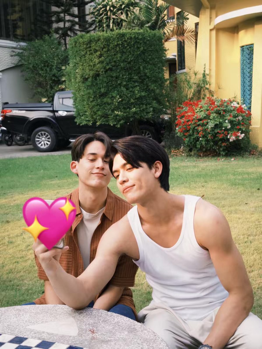 MyGoldenBloodTH's tweet photo. เข้าใจทุกอย่างอ่ะ มันจะฮ้อพพพพ 🤭 

#MyGoldenBlood 
#GMMTV
@Josswayar @gawincaskey https://t.co/G9DWiAg994