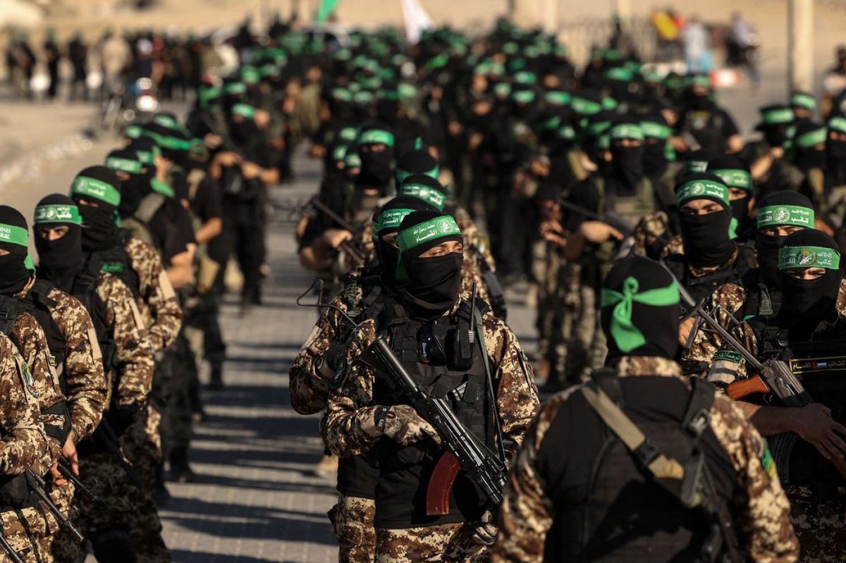 Allah’ım! Nemrud ve Firavunları Afganistan'da rezil ettiğin gibi, Cumartesi günü de rezil et. Filistinlilerin senden başka sahipleri yok. iman ve casretleri kaldı ve de bir avuç mücahid..

Bedir'de Resulü'nü, Kızıldenizde Musa'yı (as) yalnız bırakmadığın gibi bunları da bırakma