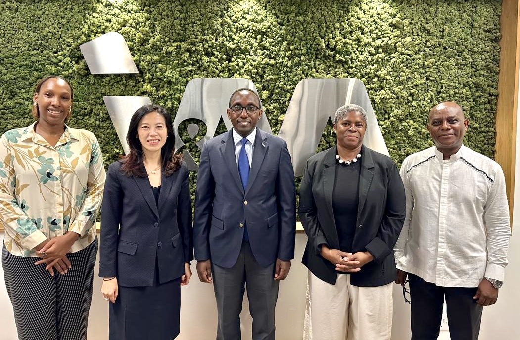 Benjamin Mutimura (@ceo_imbankrw) on Twitter photo Great discussions with the IFC Rwanda & Uganda Representative Ms. <a href="/JaniceJiyeon/">Jiyeon Ryu</a> on driving private sector growth through innovative solutions. <a href="/imbankrw/">I&M Bank (Rwanda) Plc.</a> values its longstanding partnership with IFC in fostering economic development. Great discussions with the IFC Rwanda & Uganda Representative Ms. <a href="/JaniceJiyeon/">Jiyeon Ryu</a> on driving private sector growth through innovative solutions. <a href="/imbankrw/">I&M Bank (Rwanda) Plc.</a> values its longstanding partnership with IFC in fostering economic development.