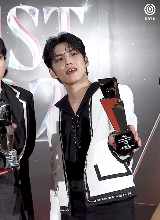 이걸 어케 안봄