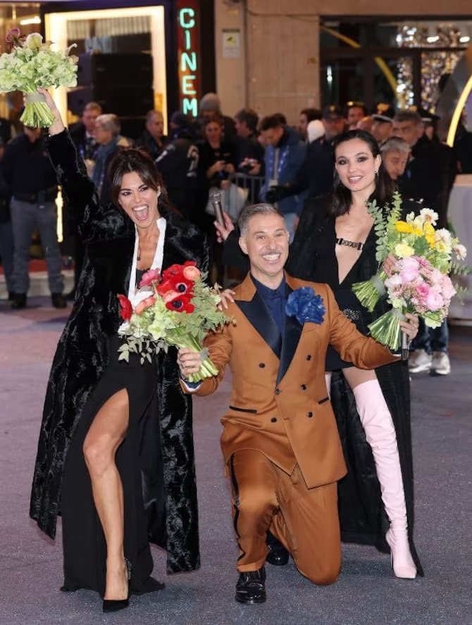 Boom di ascolti per la sfilata dei Big di #Sanremo2025, commentata da Bianca Guaccero, Gabriele Corsi e Maria Sole Pollio.
Oltre 5.765.000 telespettatori con il 27% di share. Segna +725.000 spettatori e +3,5 punti dall’anno scorso.

#AscoltiTv #PrimaFestival