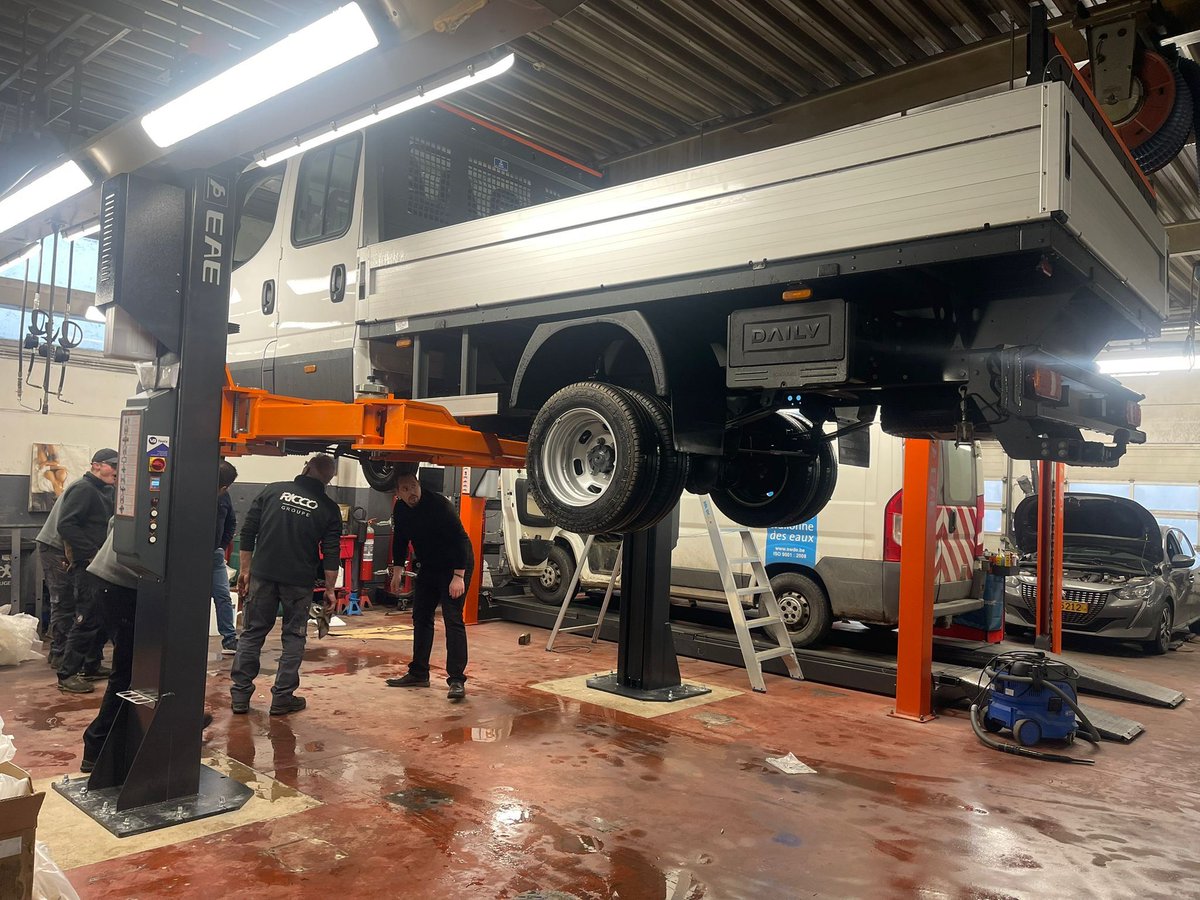 eae_lift's tweet photo. E-series application cases of Different Vehicle models.🛻🚚🚛🚒
Thanks to our  partner in Belgian @VB Tools for sharing these fantastic installation case.

E-Series
✅QuiKMULTI Technology
✅Independent Columns
✅Easy Maintenance
✅Fast Installation
✅Flexible Installation Width https://t.co/BrRbQY7eOK