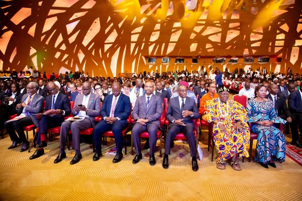 Monafrique8's tweet photo. 🇨🇮✨ Le PM célèbre l'enseignement technique ! ✨🎓
L'enseignement technique est le terreau des génies de nos nations a affirmé le PM Robert Beugré Mambé à l'ouverture du FIMEC, organisé par l'AGEFOP. 🚀🎯
#FIMEC #Compétences #CIV https://t.co/8OnBmg7Wnw