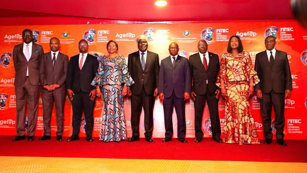 Monafrique8's tweet photo. 🇨🇮✨ Le PM célèbre l'enseignement technique ! ✨🎓
L'enseignement technique est le terreau des génies de nos nations a affirmé le PM Robert Beugré Mambé à l'ouverture du FIMEC, organisé par l'AGEFOP. 🚀🎯
#FIMEC #Compétences #CIV https://t.co/8OnBmg7Wnw