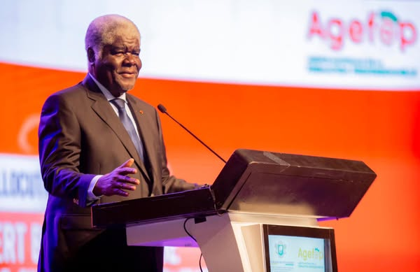 Monafrique8's tweet photo. 🇨🇮✨ Le PM célèbre l'enseignement technique ! ✨🎓
L'enseignement technique est le terreau des génies de nos nations a affirmé le PM Robert Beugré Mambé à l'ouverture du FIMEC, organisé par l'AGEFOP. 🚀🎯
#FIMEC #Compétences #CIV https://t.co/8OnBmg7Wnw