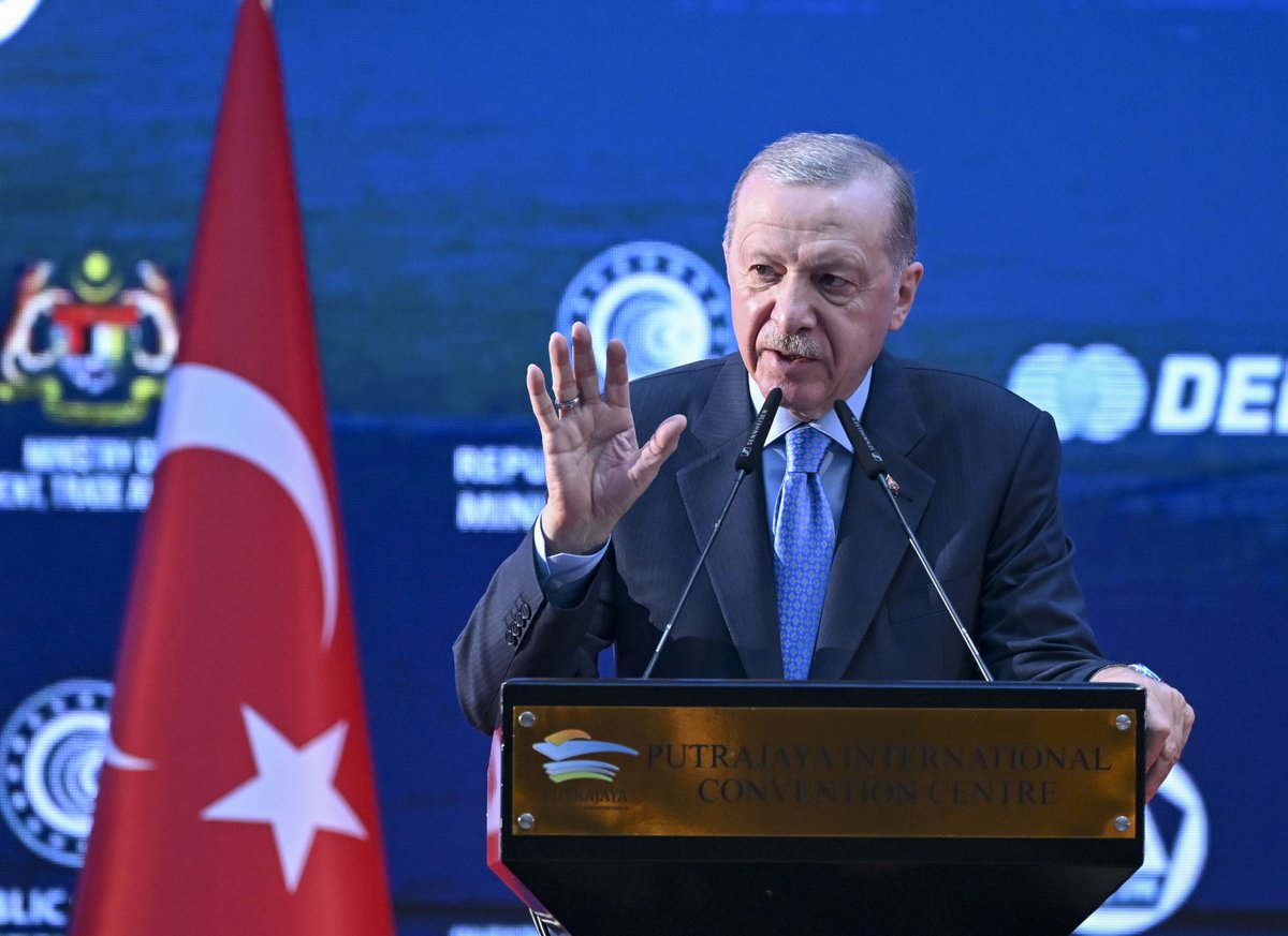 Cumhurbaşkanımız <a href="/RTErdogan/">Recep Tayyip Erdoğan</a>, Türkiye-Malezya İş Forumu'nda konuştu.

“Malezya ile müteahhitlik, otomotiv, gıda, elektrik ve elektronik ürünler ve helal sektörü başta olmak üzere birçok alanda iş birliği potansiyelimizin geniş olduğuna inanıyorum.”