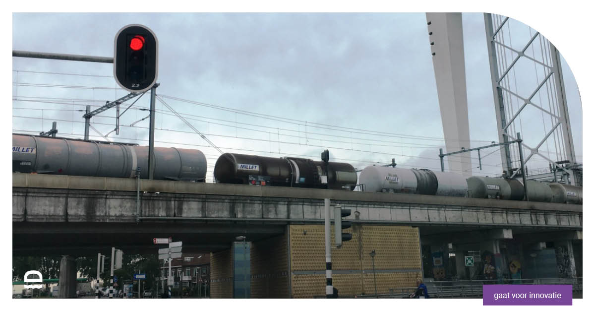 ➡️🚢🚆 Maak de overstap: van weg naar water of spoor! Goederenvervoer over de weg is niet altijd de meest efficiënte of duurzame oplossing. Om bedrijven te stimuleren om over te stappen op binnenvaart of spoor, is er de Modal Shift subsidie. 💡
#subsidie #duurzaamtransport