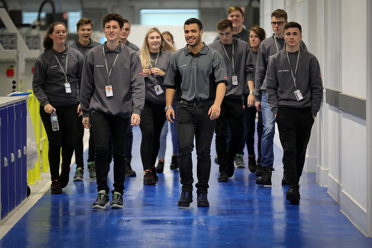Latest research: exploring the rising popularity of #apprenticeships amongst future professionals. A new generation is seizing opportunities to learn, grow &amp; excel. 

🚀 Discover more here: onrec.com/news/statistic…

#NationalApprenticeshipWeek #ApprenticeshipWeek @baesystemsplc