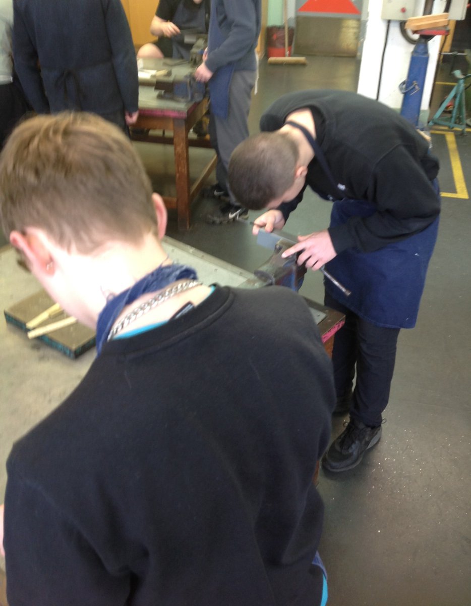 StMachar_WA's tweet photo. Krgrp came into school to speak to our Construction pupils about careers in cladding and welding. The pupils heard from one of KRgrps apprentices about his career journey. They took part in practical activities to show how skills can transfer to a metal work career @DYW_NorthEast https://t.co/HPv0awzGCz