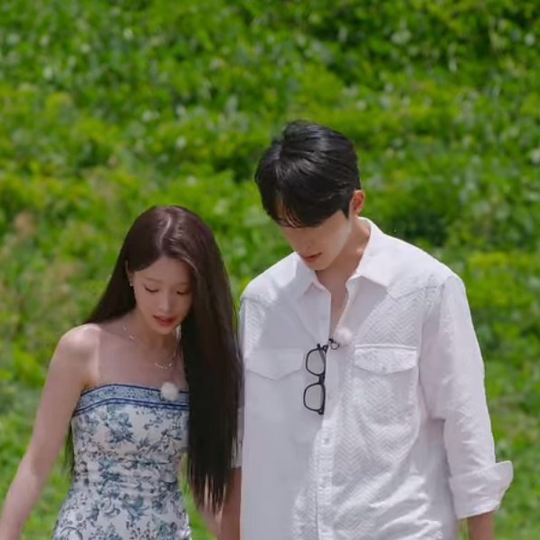 datghourl's tweet photo. PARENTS OF THIS SEASON ✨️🦋 #SinglesInferno4 https://t.co/72d81xe5tx