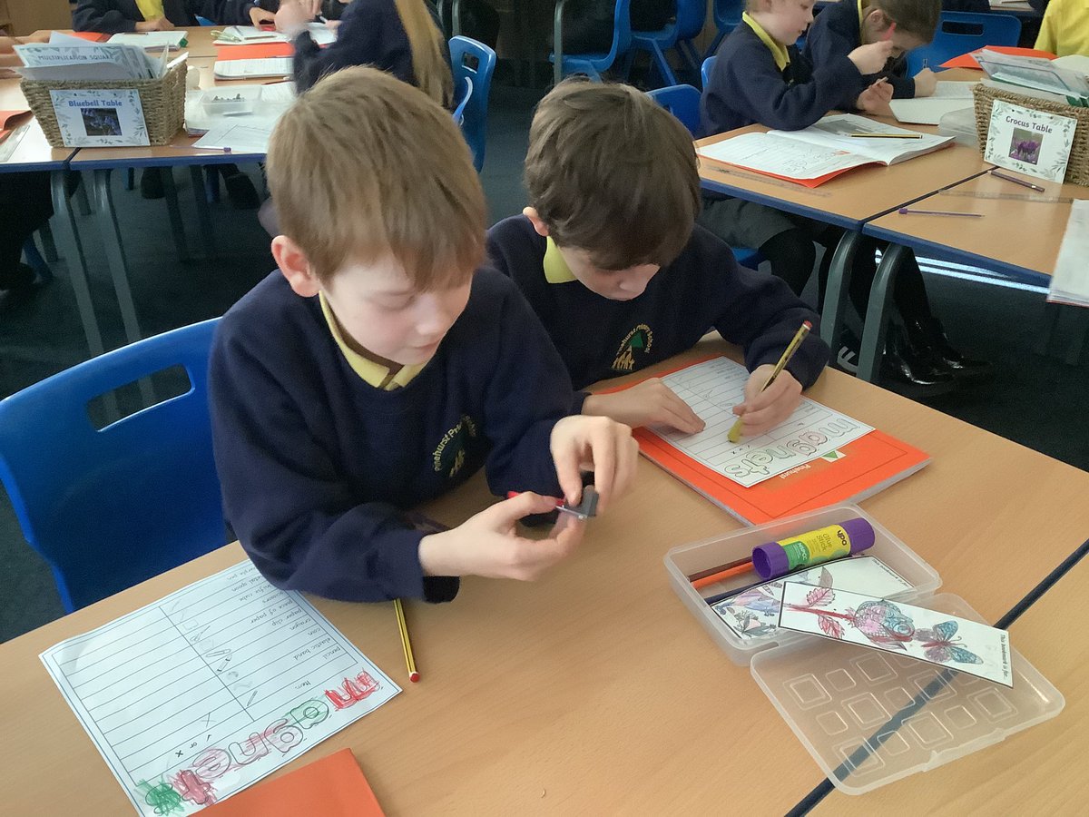 Y3HazelClass's tweet photo. 🧲 Testing to identify objects that are magnetic or non-magnetic in #PinehurstScience 🧲
🌲@PinehurstP #ExperienceExcelEnjoy🌲 https://t.co/eCKOQgIFD6