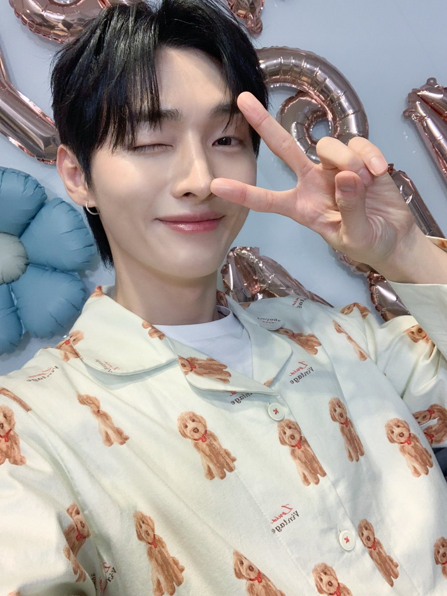 윤지성 (Yoon Jisung) Official tweet media