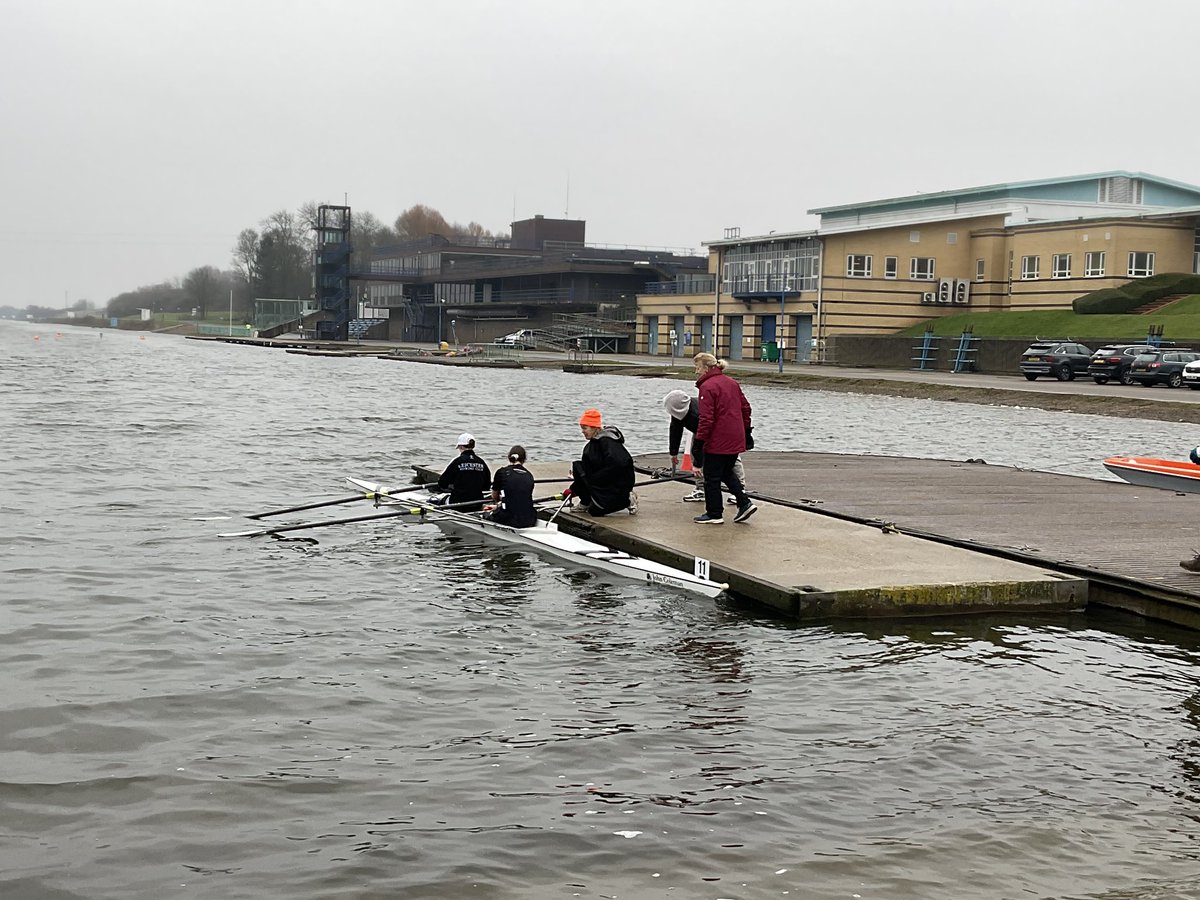 On Saturday, the CMA Rowing team took part in the EM JRR selection trials. For some of the scholars it was their first ever race, but it was also the first time that Castle Mead Academy raced in their own colours!

What a wonderful morning (even if it was very chilly!)

🚣 🥶