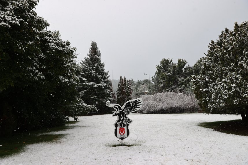 Besiktas's tweet photo. 📍 BJK Nevzat Demir Tesisleri. ❄ https://t.co/OmLqDceyXr