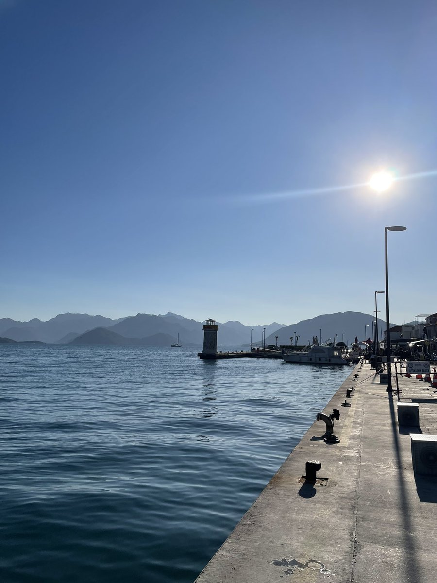 Hem calisiriz hem gezeriz 🤞🏻🌊