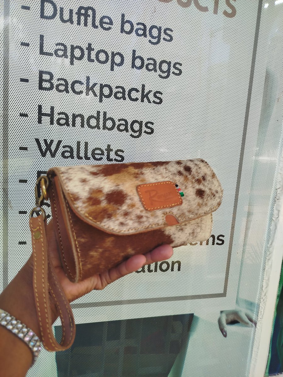 RoryanL's tweet photo. Utility/Washbag/Toiletry bags now available @ Ksh. 3,500/-
Reach out: +254721815665 to place your order. 
@MakeItKenya @Kldc_official @LetsBuildKenya @BuyKenya @ILMEditor @kirdi_kenya https://t.co/Xd7ViOVZlK