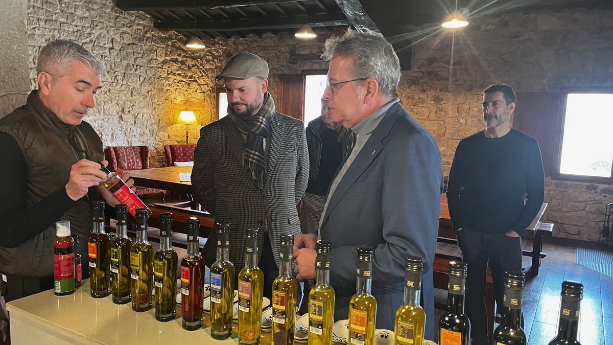 Promo_Economica's tweet image. 📣@lojoan destaca la projecció de les comarques de Lleida gràcies a empreses com el Grup Pons

👉El president de la @diputaciolleida visita les instal·lacions amb el vicepresident de @promo_economica, @jordi_verdu, i el CEO del grup, Eduard Pons

🔗 promocioeconomica.cat/talarn-destaca…