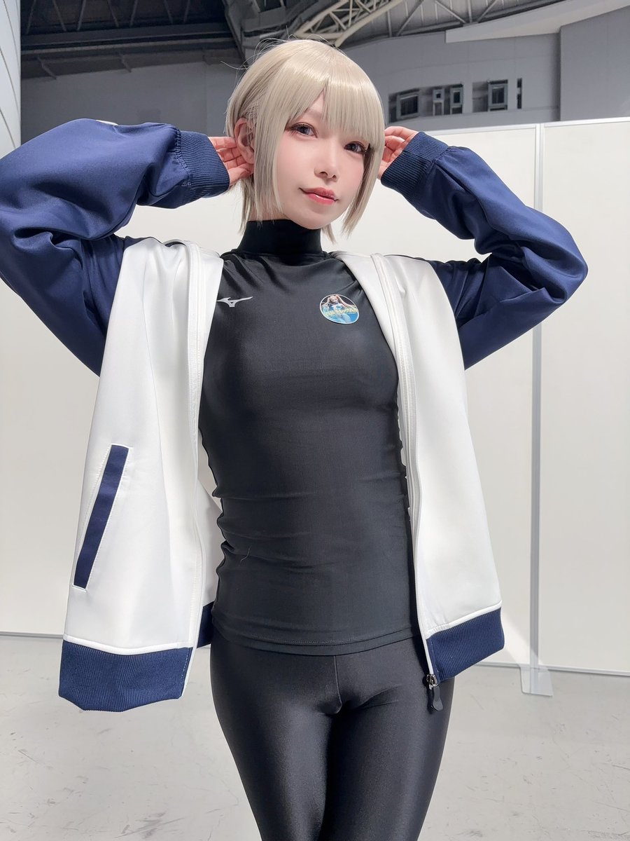 黒インナーとレギンス