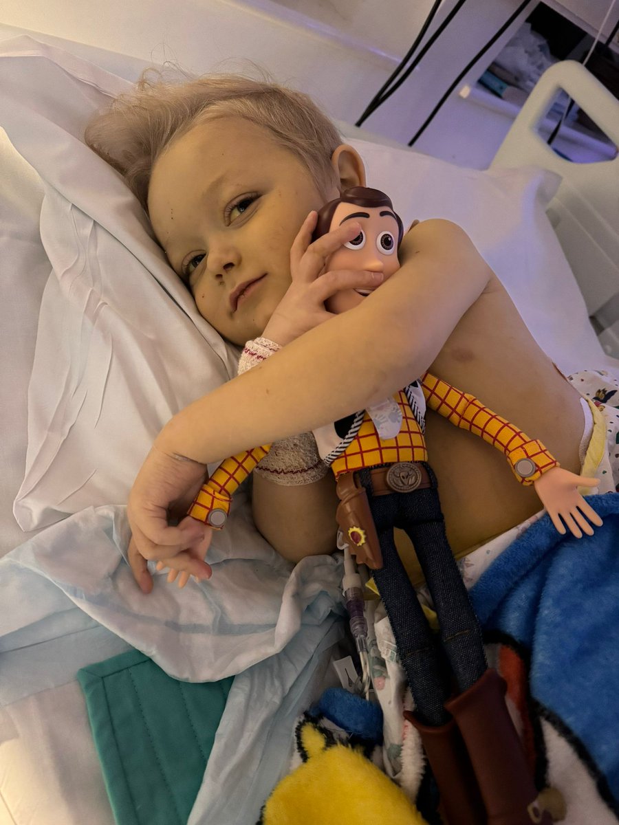 2 weeks post transplant now &amp; Harry is doing so well.  Our friends &amp; family are amazing.  I'm now discharged &amp; heading to <a href="/rmhcsc/">TILLEMAN HESTERS</a> to support @_harrysjourney and the incredible <a href="/ar_cerveno/">annie✨</a>. Her strength &amp; focus caring for our Harry are truly inspiring 💙