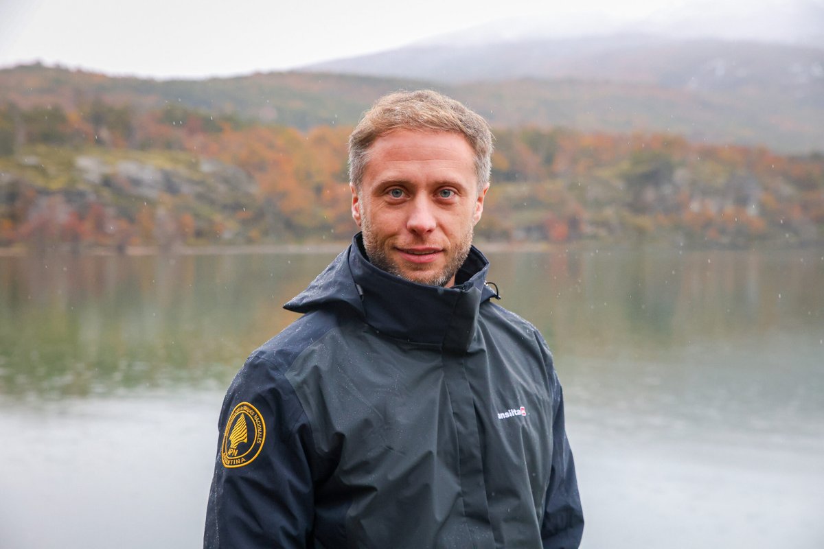 CRISTIAN LARSEN, PRESIDENTE DE PARQUES NACIONALES, SOBRE INCENDIOS EN EL BOLSÓN:

"SON GOLPISTAS DEL FUEGO"

"SON GRUPOS MARGINALES Y DELINCUENTES"

"HAY QUE SEPARAR LAS COMUNIDADES MAPUCHES CON ESTOS CHANTAS DEL CONURBANO"

"HAN VENIDO DESDE  BUENOS AIRES  A PRETENDER TIERRAS"