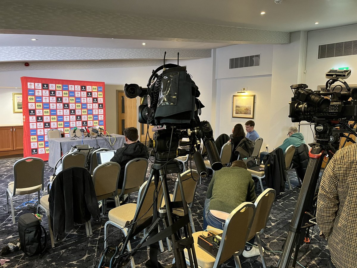 Warren Gatland wedi mynd fel prif hyfforddwr tim rygbi dynion 🏴󠁧󠁢󠁷󠁬󠁳󠁿 . Ond digon o gwestiynau anodd i brif weithredwr <a href="/WelshRugbyUnion/">Welsh Rugby Union 🏴󠁧󠁢󠁷󠁬󠁳󠁿</a> i’w hateb. 

Yr ymateb i’r newyddion a chynhadledd wasg yr undeb ar <a href="/NewyddionS4C/">Newyddion S4C</a> heno.