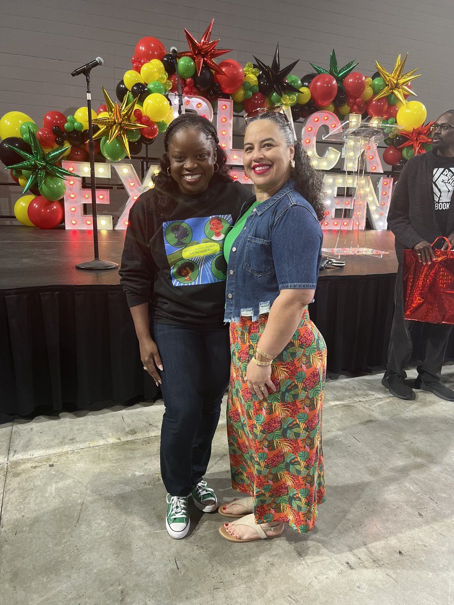mark_energyguy's tweet photo. My wife said “Honey a got to get a picture with Dr Goffney” lol, she almost ran someone over! But she got one tho @drgoffney @AldineISD https://t.co/d5x86RgO1i