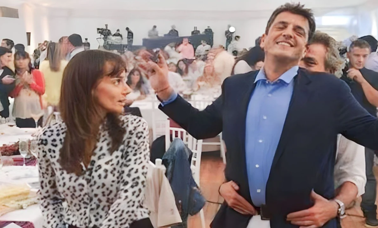 Winston_Dunhill's tweet photo. Y nunca te olvides, A24 sigue siendo un canal de noticias del Grupo América, propiedad de los lavadores seriales de activos Daniel Vila, José Luis Manzano y Claudio Belocopitt. https://t.co/6ChqFFU9Tj