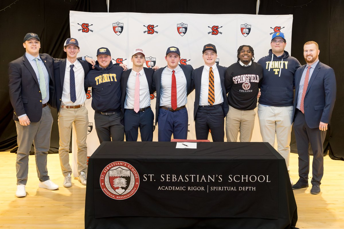 Congrats to all 10 members (2 not pictured) of the Class of 2025 Football team going on to play college football next year!! 🏹🏈 #goarrows #signingday