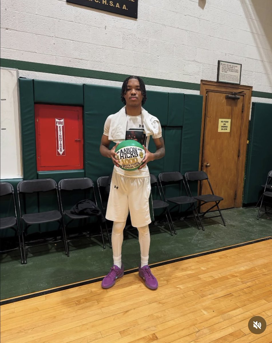 Aaron Hicks tweet media