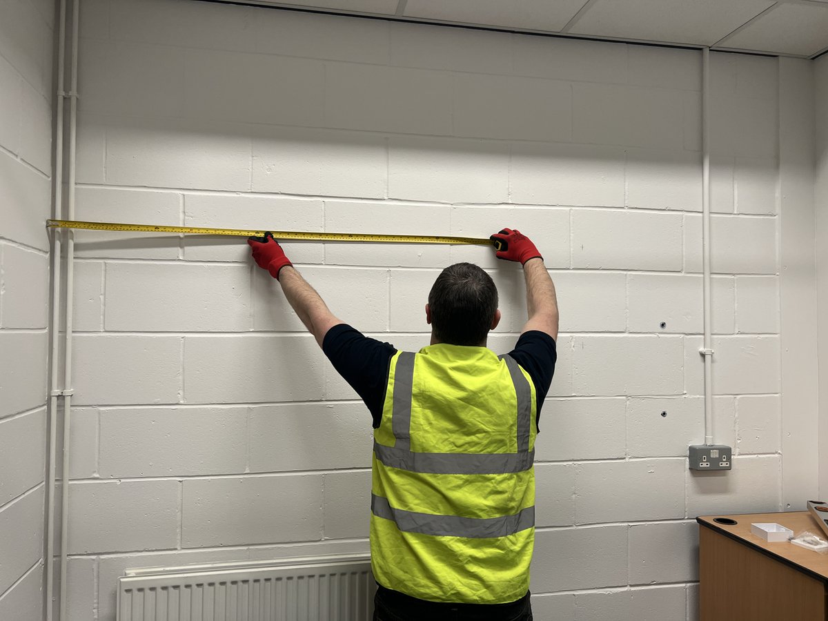 RapidTechToday's tweet image. Work, meet, relax 💼☕ Our new breakout/huddle space is coming together! This more relaxed space is perfect for small meetings, creative collaboration and well-earned downtime. 🛠️📺 #AVInstallation #SmartWorkspaces #BreakoutRoom