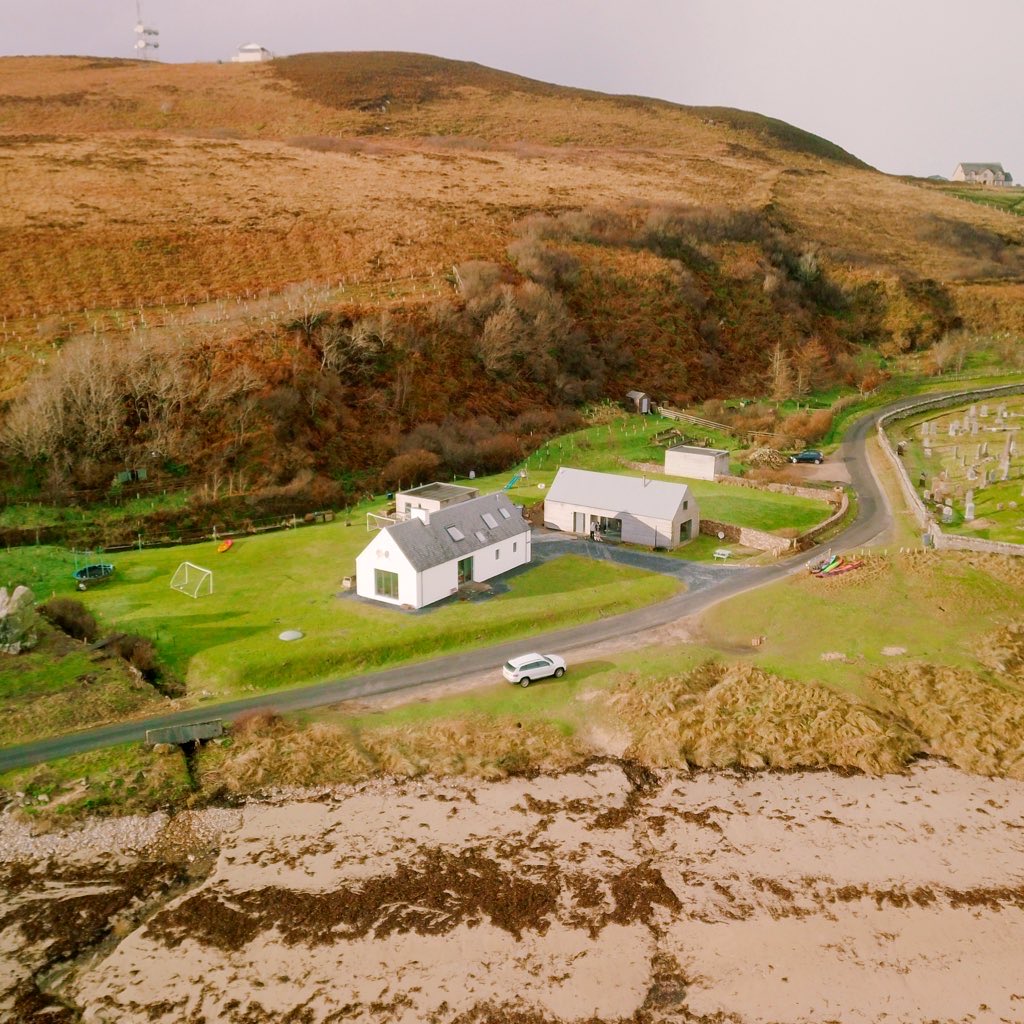 IslayBeachHouse's tweet photo. There are February getaways ... and then there are February getaways to Islay! #lateavailability https://t.co/r7MmYsWnEP