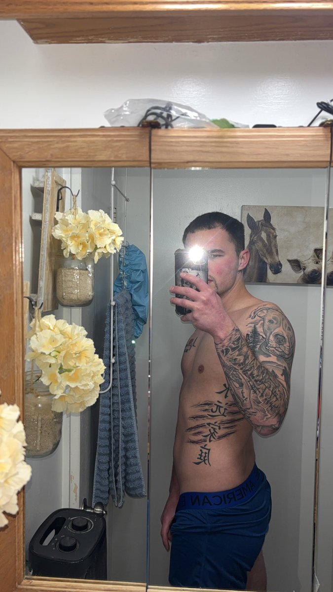 yourdadsfavor8's tweet photo. How fast would you take my underwear off?🥵 https://t.co/H5G7DvnoUv