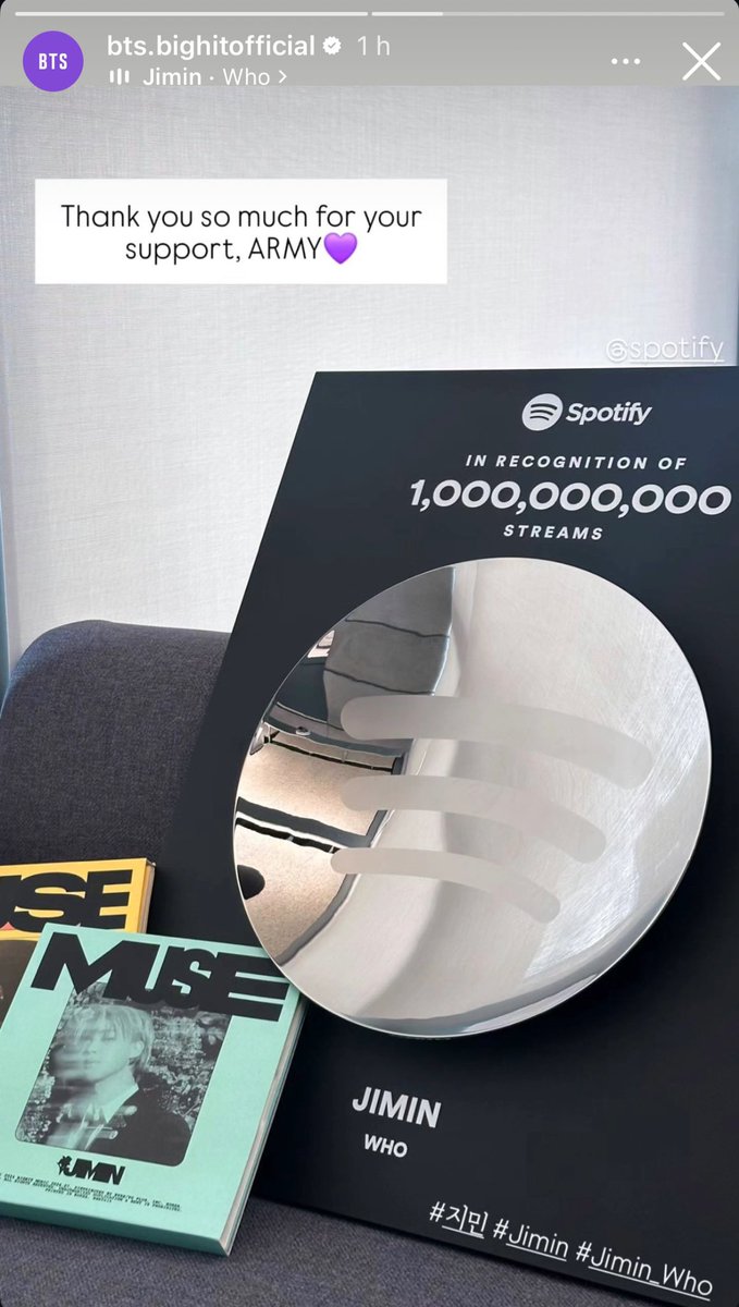 📸| UM VERDADEIRO BILIONÁRIO 

A conta oficial do BTS postou nos stories do Instagram as fotos das placas de 1 bilhão de ‘Like Crazy’ e ‘Who’ com a seguinte legenda:

- Muito obrigado pelo seu apoio, ARMY 💜

CONGRATULATIONS JIMIN
RECORD MAKER JIMIN
IT BOY PARK JIMIN
#Jimin_Who